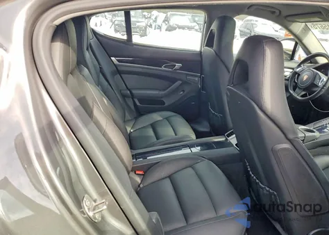 2013 Porsche Panamera 2 из США, поврежденный, VIN WP0AA2A74DL011791